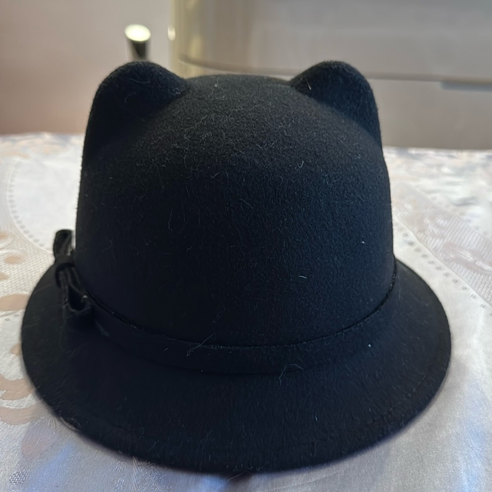 Cat ears bucket hat - women’s